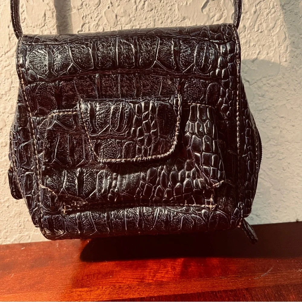 Koltov Black Crocodile Embossed Shoulder Bag - Picture 2 of 11